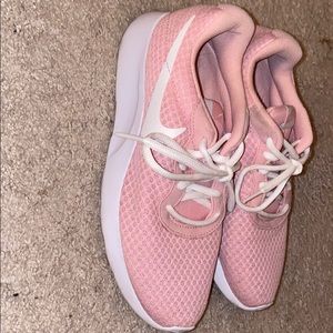 ⭐️SOLD⭐️ Nike sneakers
